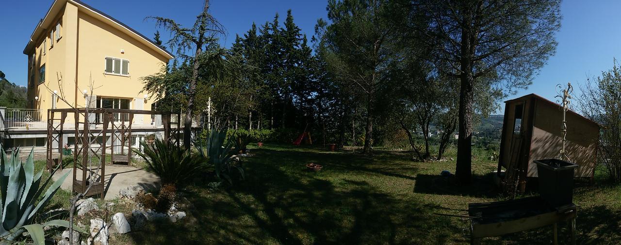 Parco Dei Gelsomini Bed & Breakfast Ascoli Piceno Exterior photo